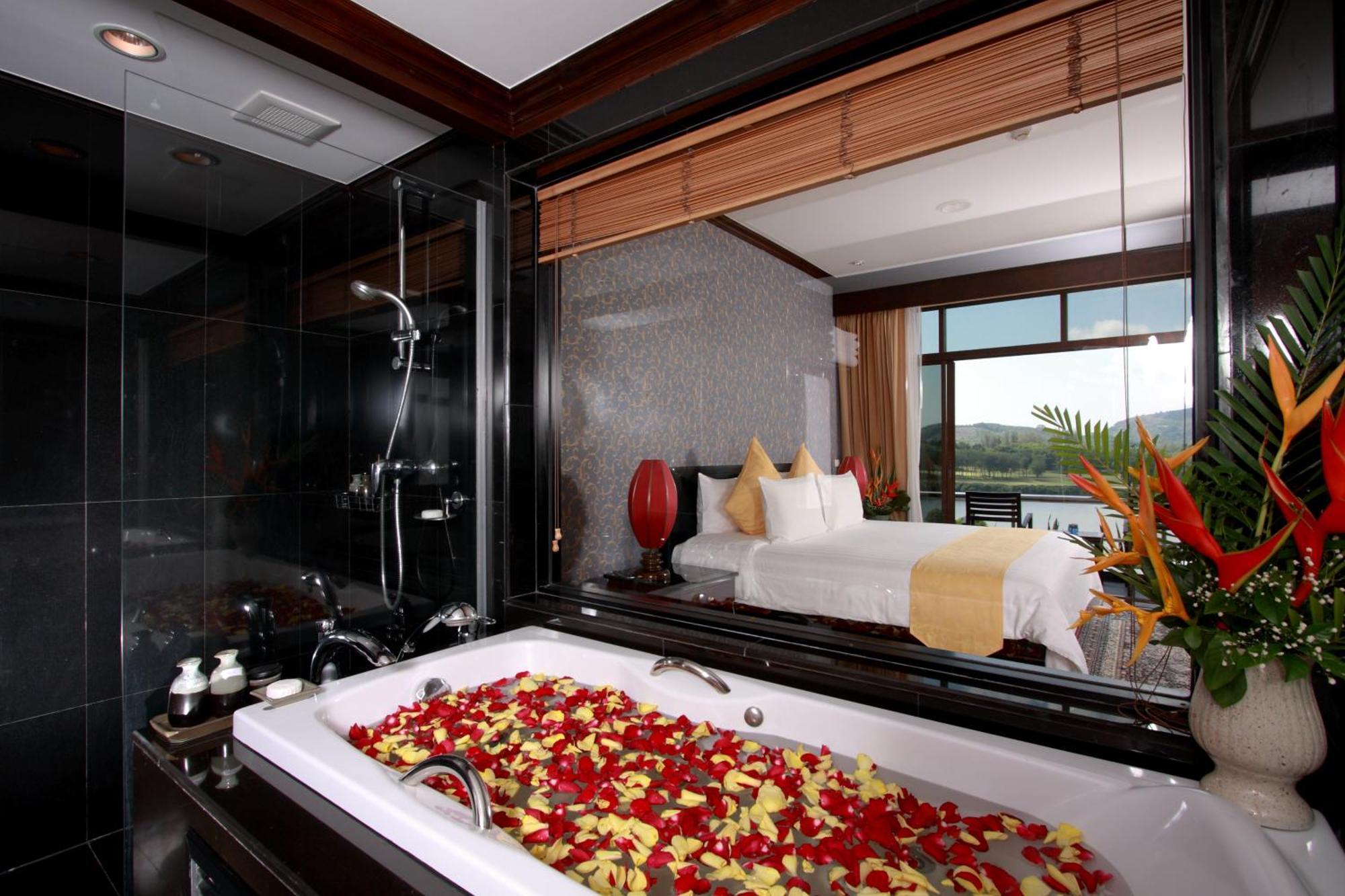 Blue Canyon Country Club Mai Khao Exterior foto